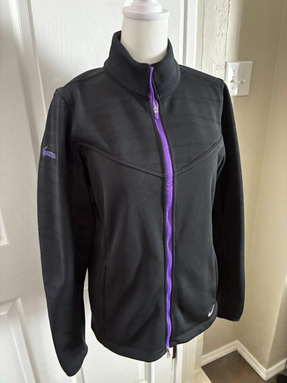 Women's Vikings Nike gold jacket - size Medium